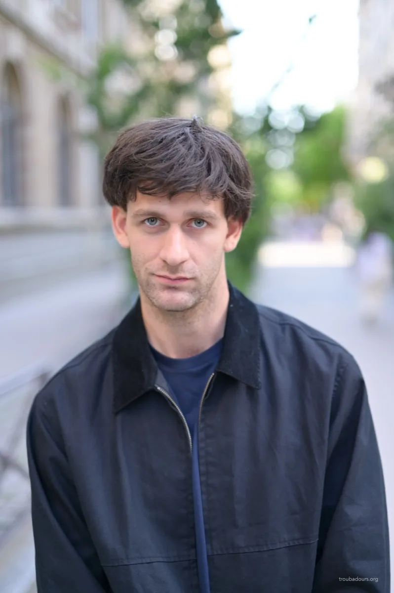 Portrait de Amaury Durand réalisé pour un book photo comédien Troubadours