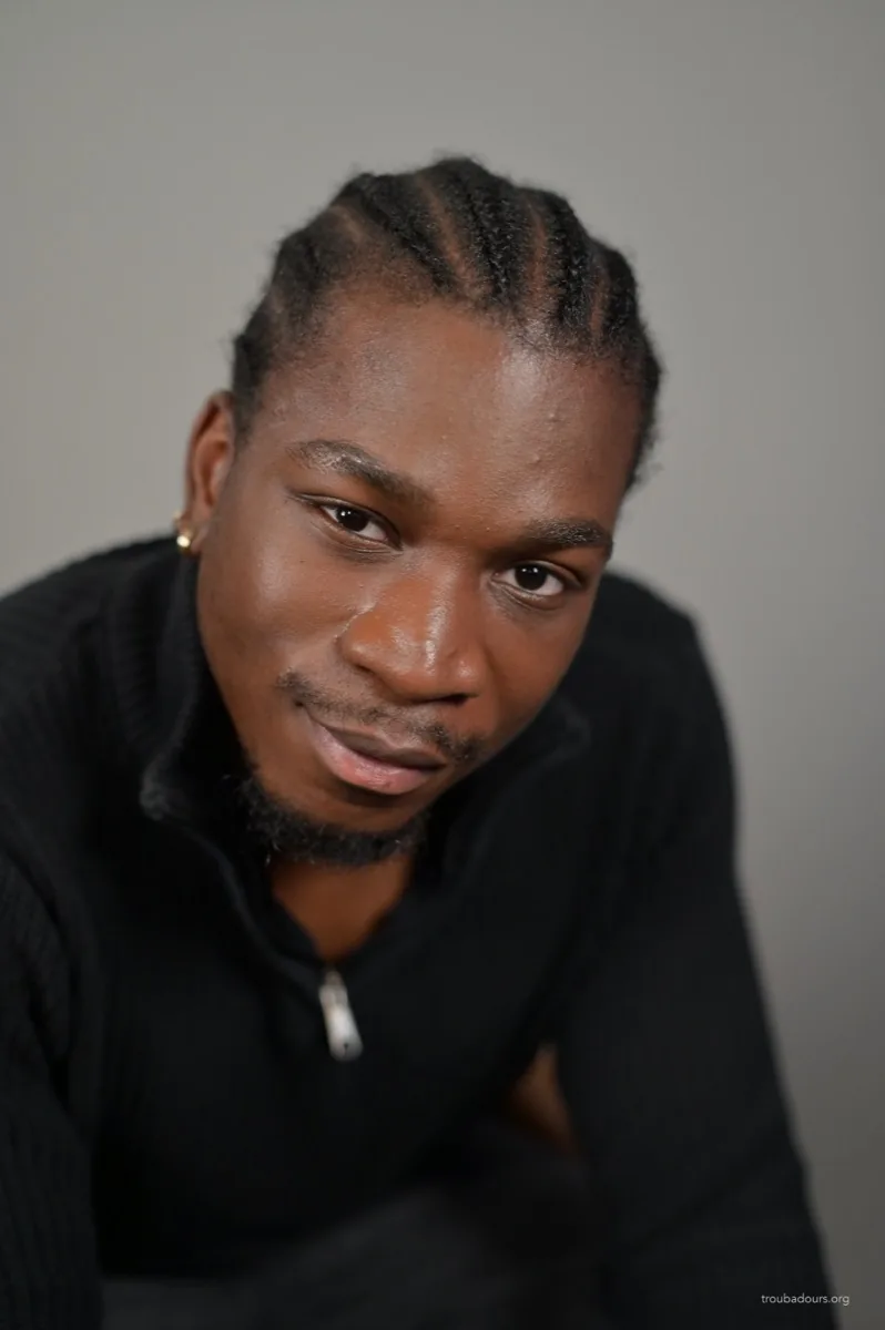 Portrait de Alexandre Kouadio réalisé pour un book photo comédien Troubadours