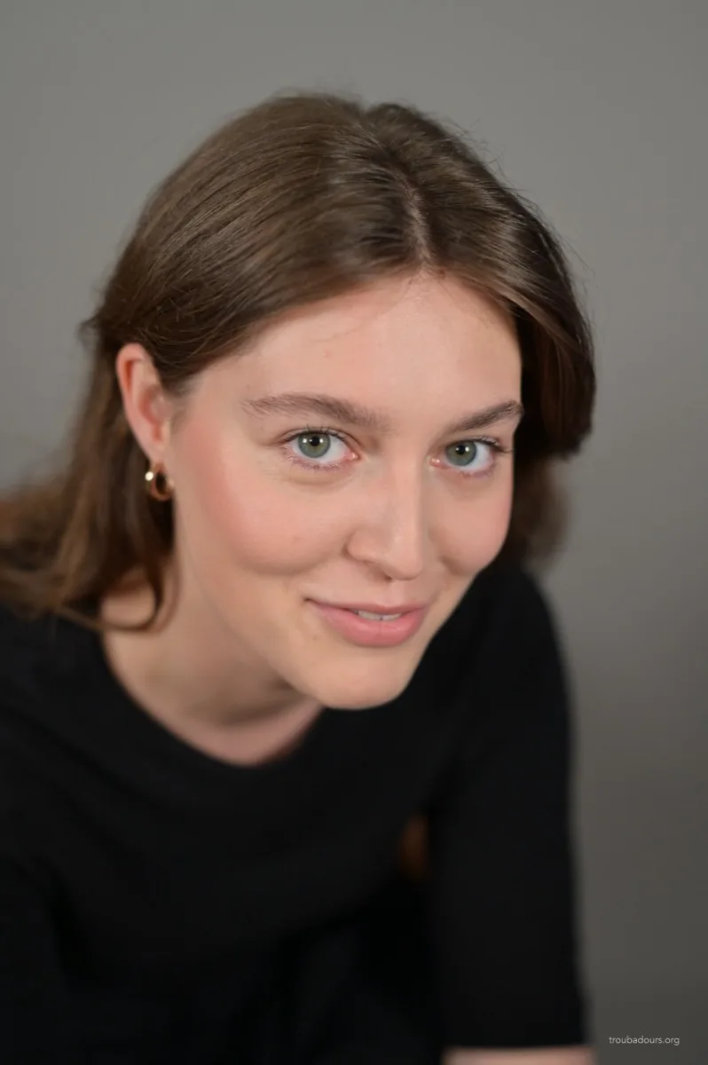 Portrait de Charlotte Clert Alexandre réalisé pour un book photo comédien Troubadours