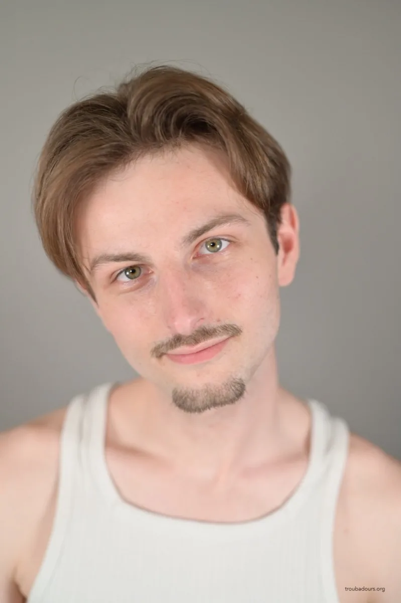 Portrait de Guillaume Laplane réalisé pour un book photo comédien Troubadours